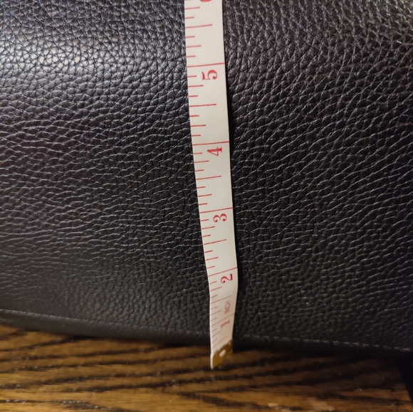 Kate Spade large black pebbled leather shoulder bag with gold hardware - Picture 9 of 9